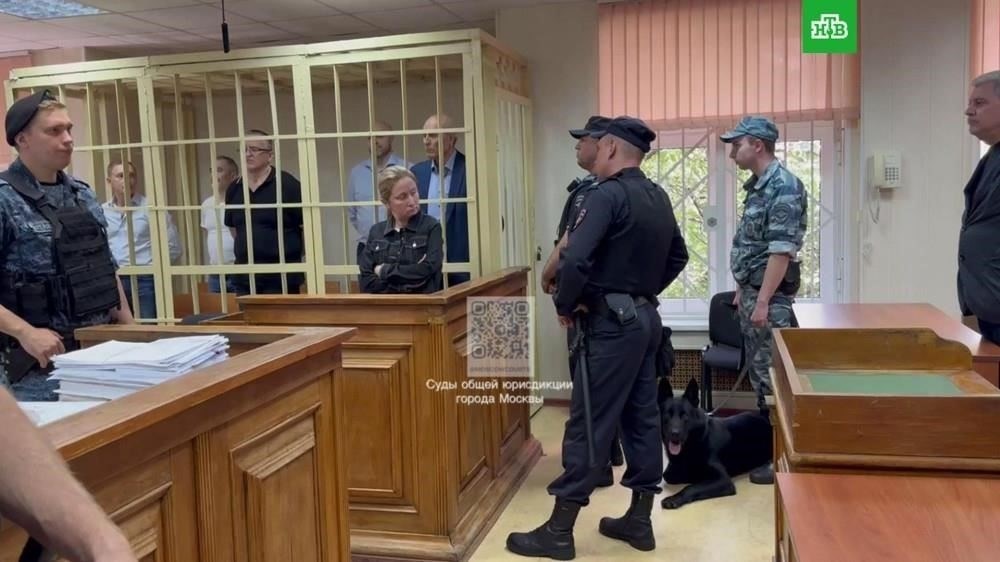 Что привело к расследованию и аресту шести бывших сотрудников ПФР?