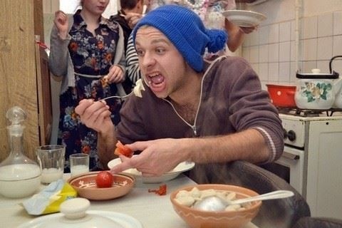 Кто является покупателем доли в квартире?