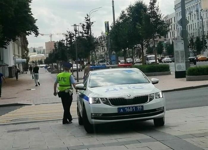 Как отличить настоящее удостоверение сотрудника ГИБДД от подделки