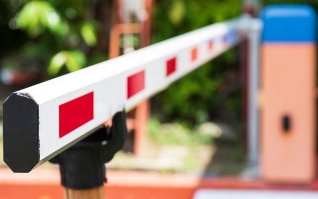 Установка шлагбаума в дачном кооперативе