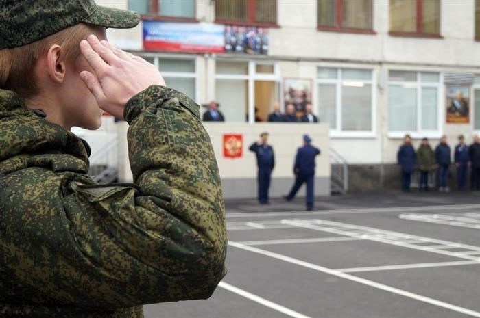 В Санкт-Петербурге начались пятидневные военные сборы для школьников и студентов